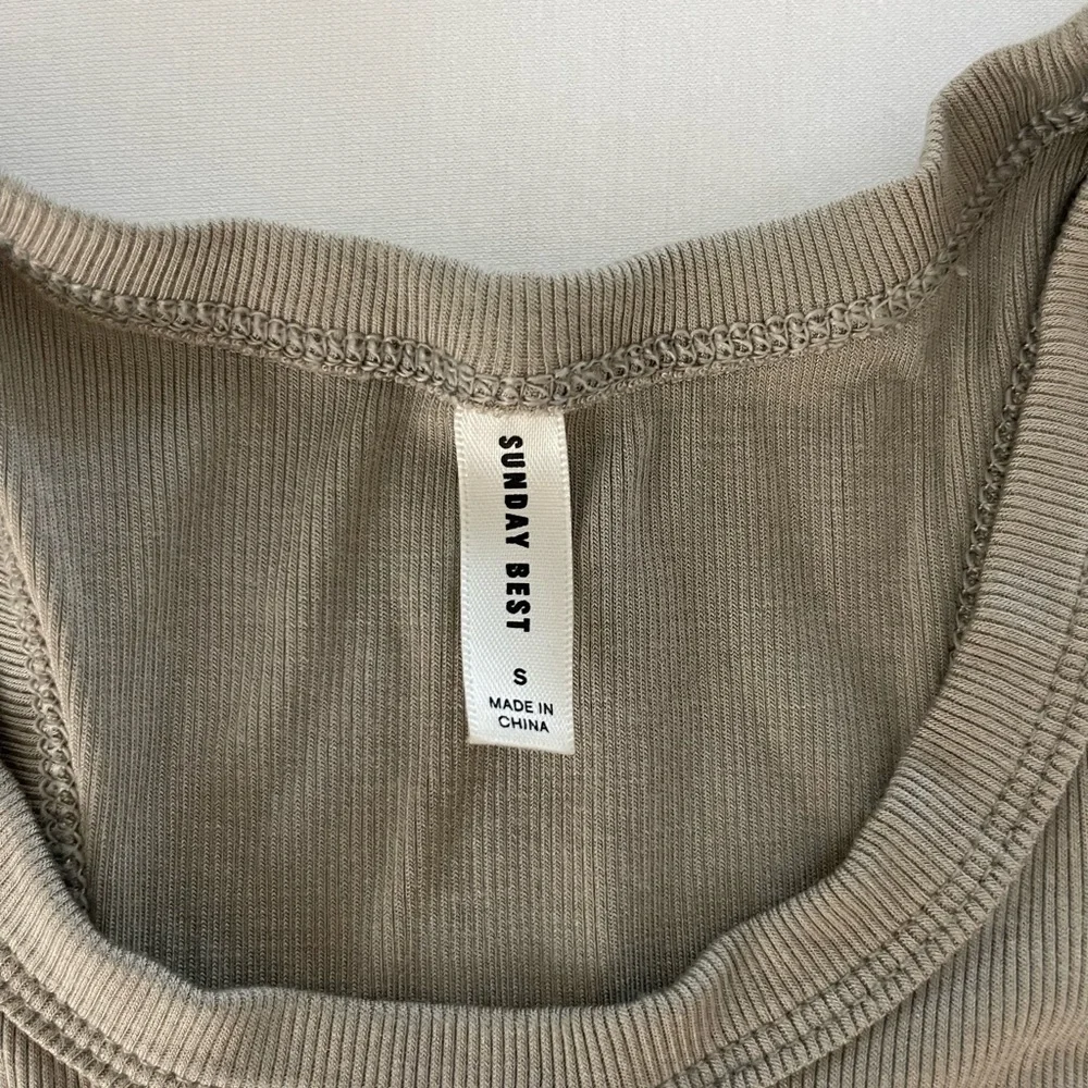 Aritzia tank - Picture 3 of 3